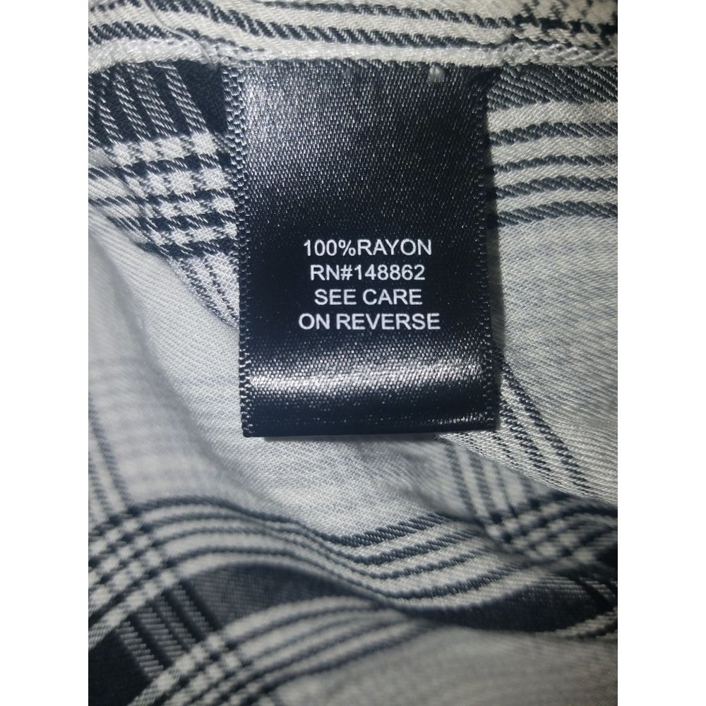 Torrid 0 Women's Black/White Plaid Button Down Shirt Casual Size Large - Picture 6 of 7